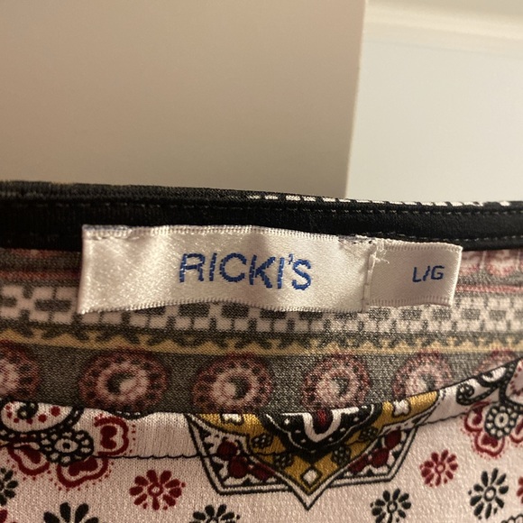 ♠️♥️🥀Reitmans (L)🥀♥️♠️ - Picture 2 of 2